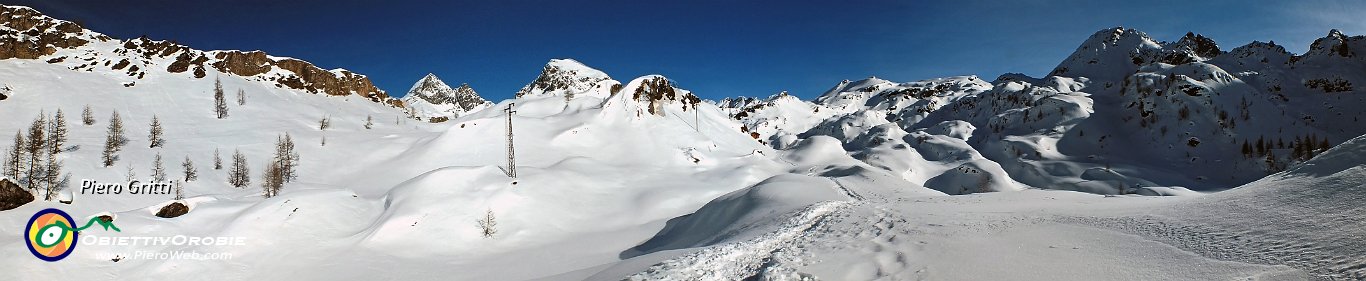 45 Panoramica in prossimità del Rif. Calvi....jpg